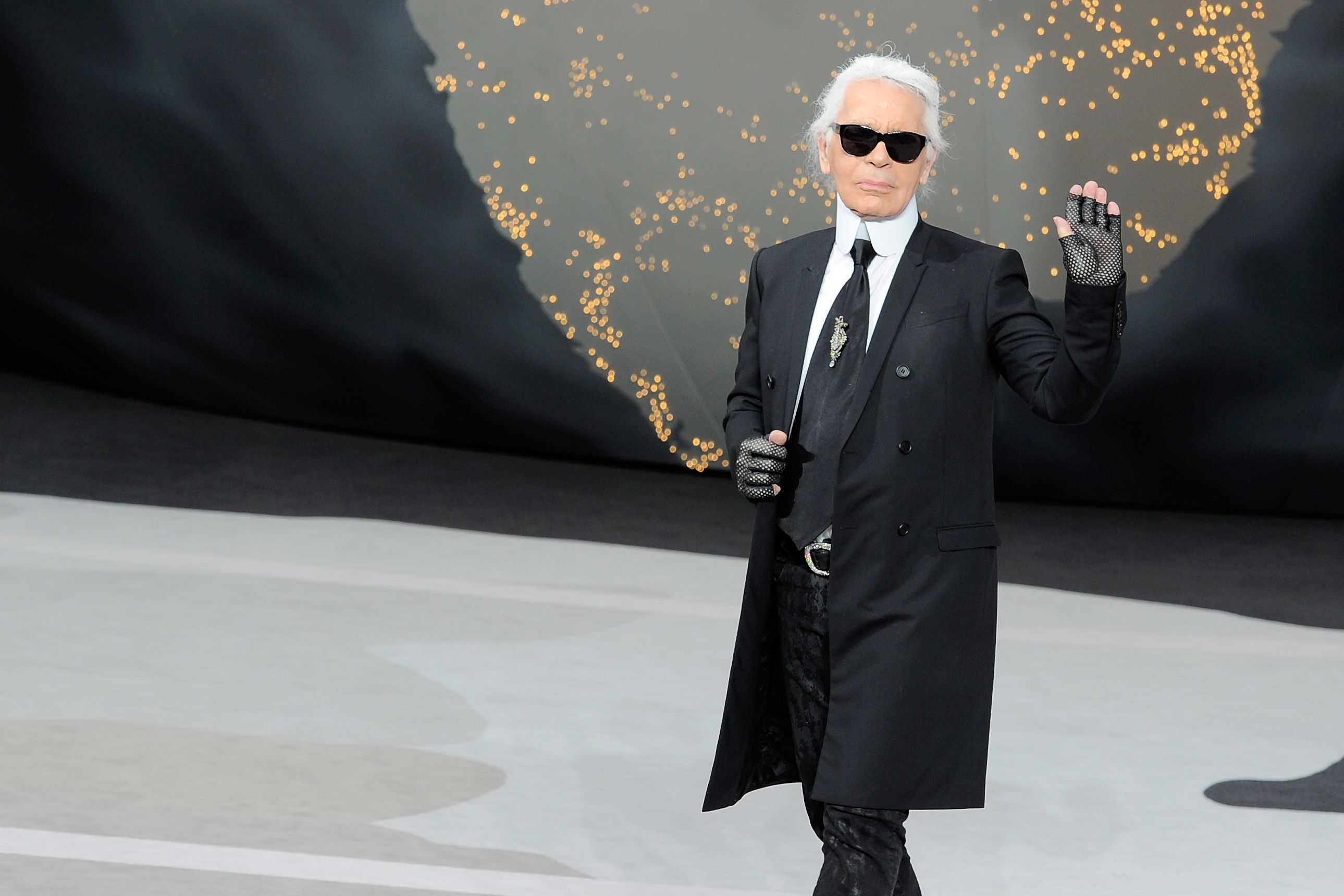 Londen rechtdoor strategie Karl Lagerfeld Best Quotes - 9 Quotes from Karl Lagerfeld, Iconic Designer  for Chanel and Fendi