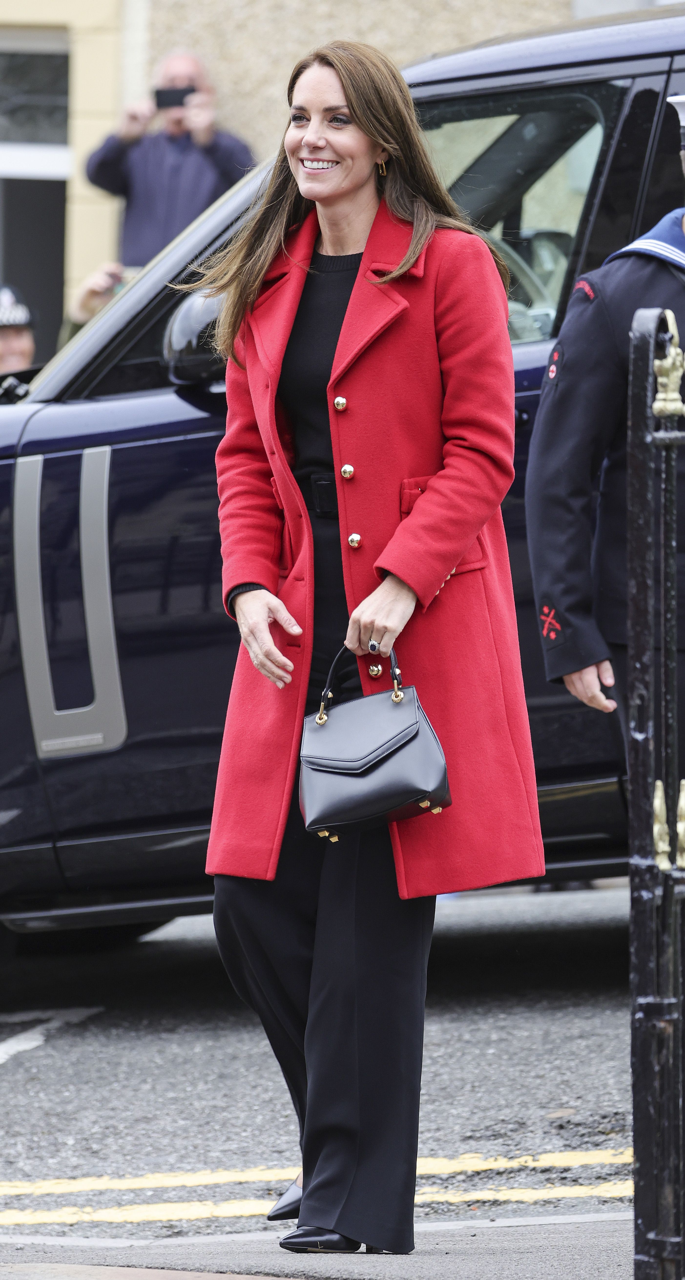 Kate Middleton, una princesa Gales ideal con abrigo rojo
