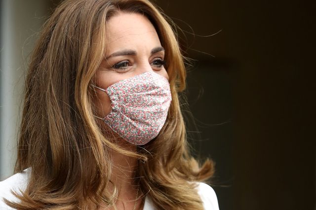 kate middleton is pictured wearing a face mask