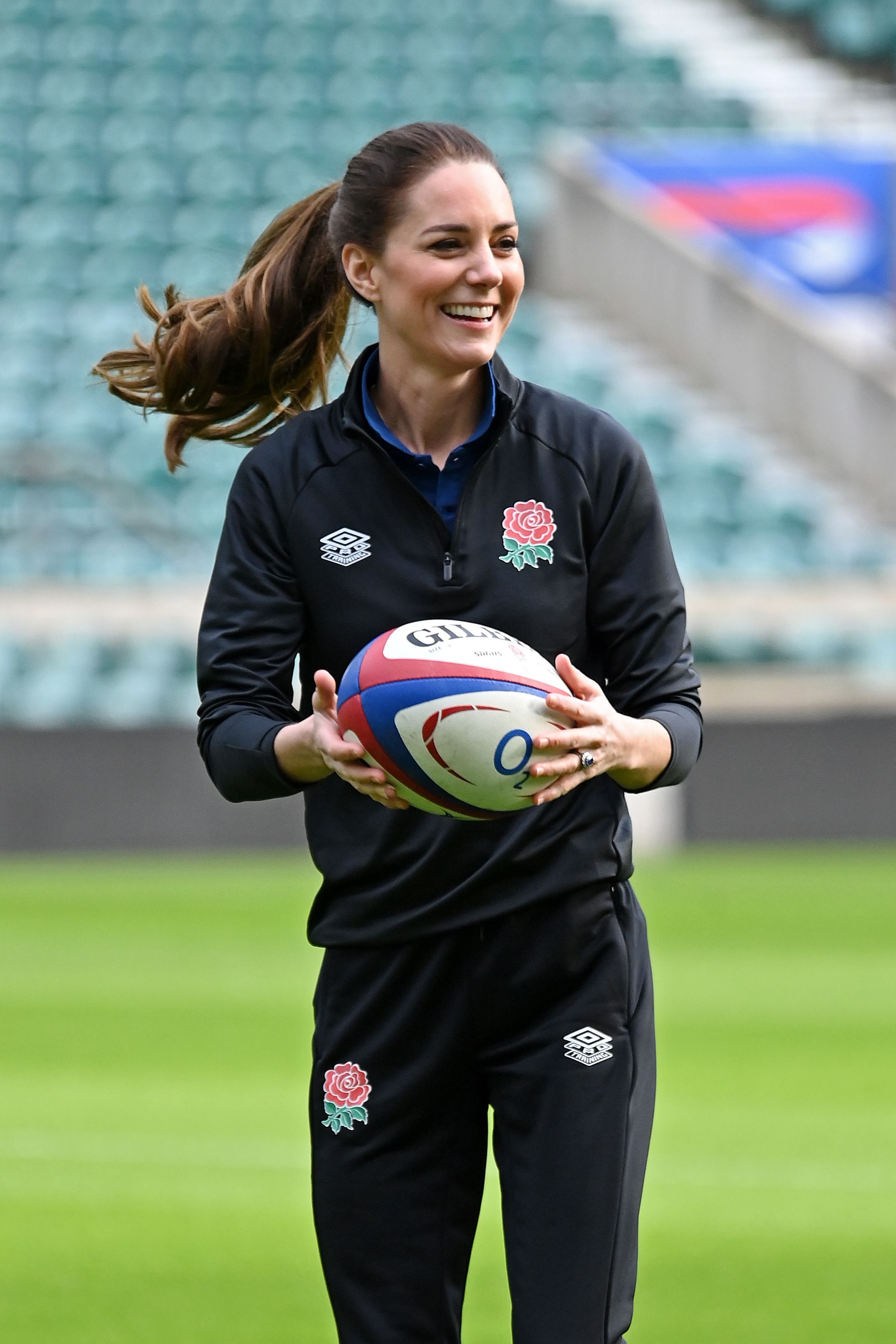 Kate Middleton derrocha en chándal jugando al rugby
