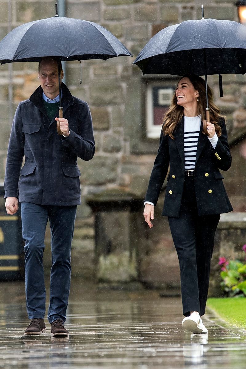 kate-middleton-trainers-vejas-1622106339.png?crop=1xw:1xh;center,top&resize=980:*