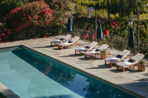 ‘Real Housewives of Beverly Hills’ Star Kathy Hilton Gives Us a Tour of Her Gorgeous Backyard