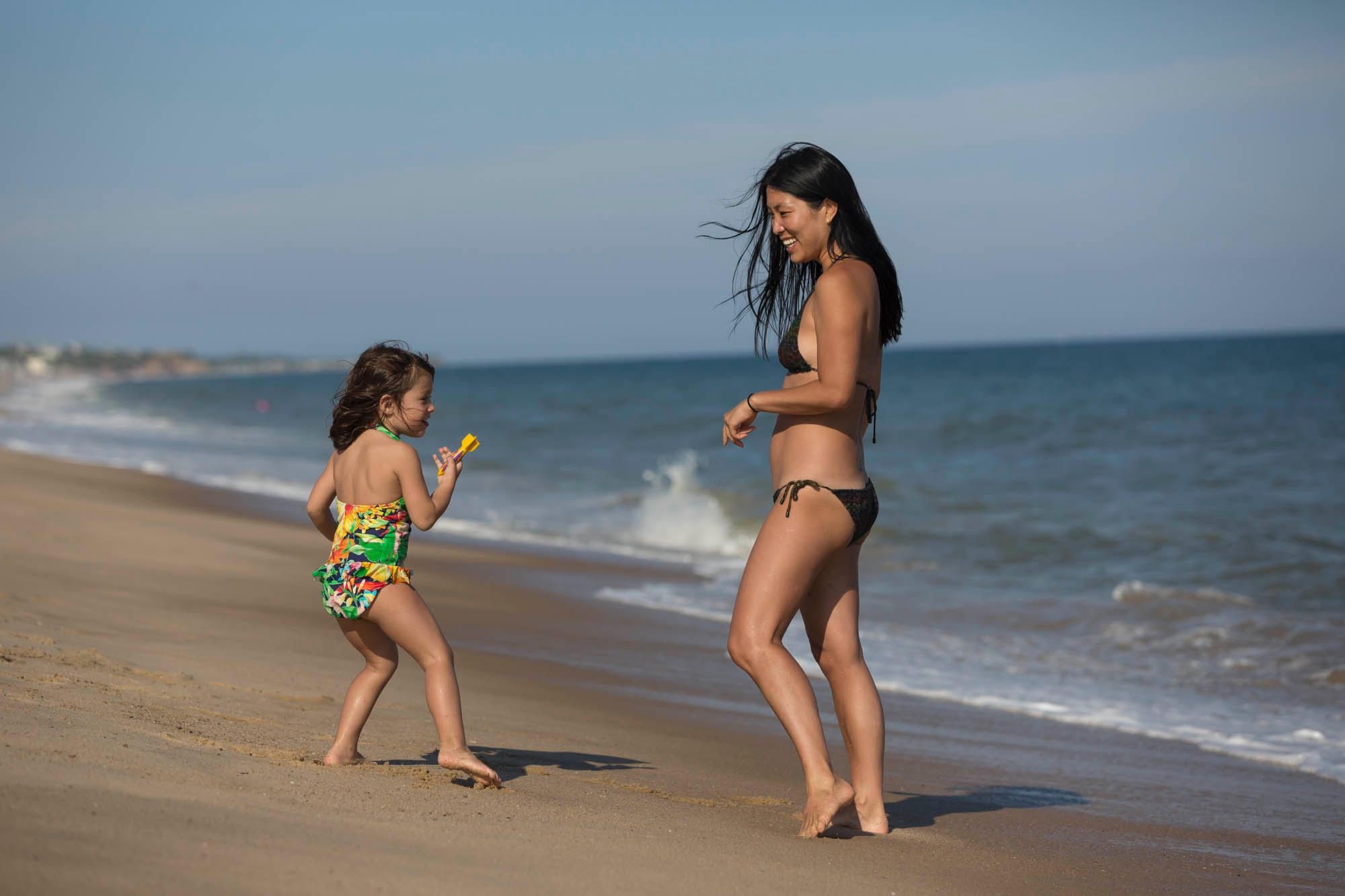 5 Attractive Ways That Swimsuits Can Hide Your Mummy Tummy