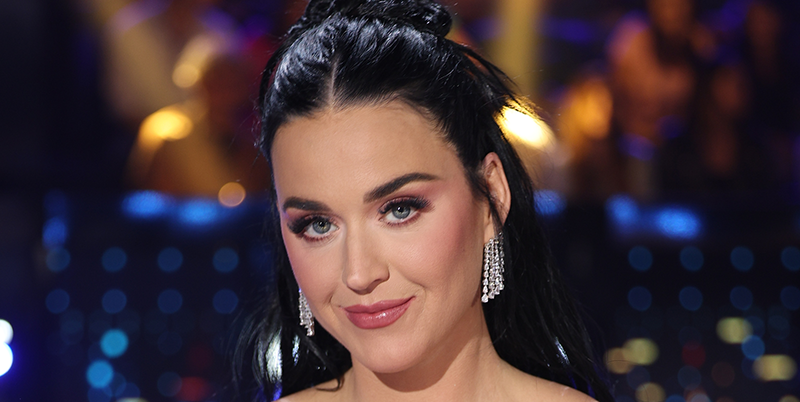 Katy Perry looks like a Kardashian with her flat waves hairstyle
