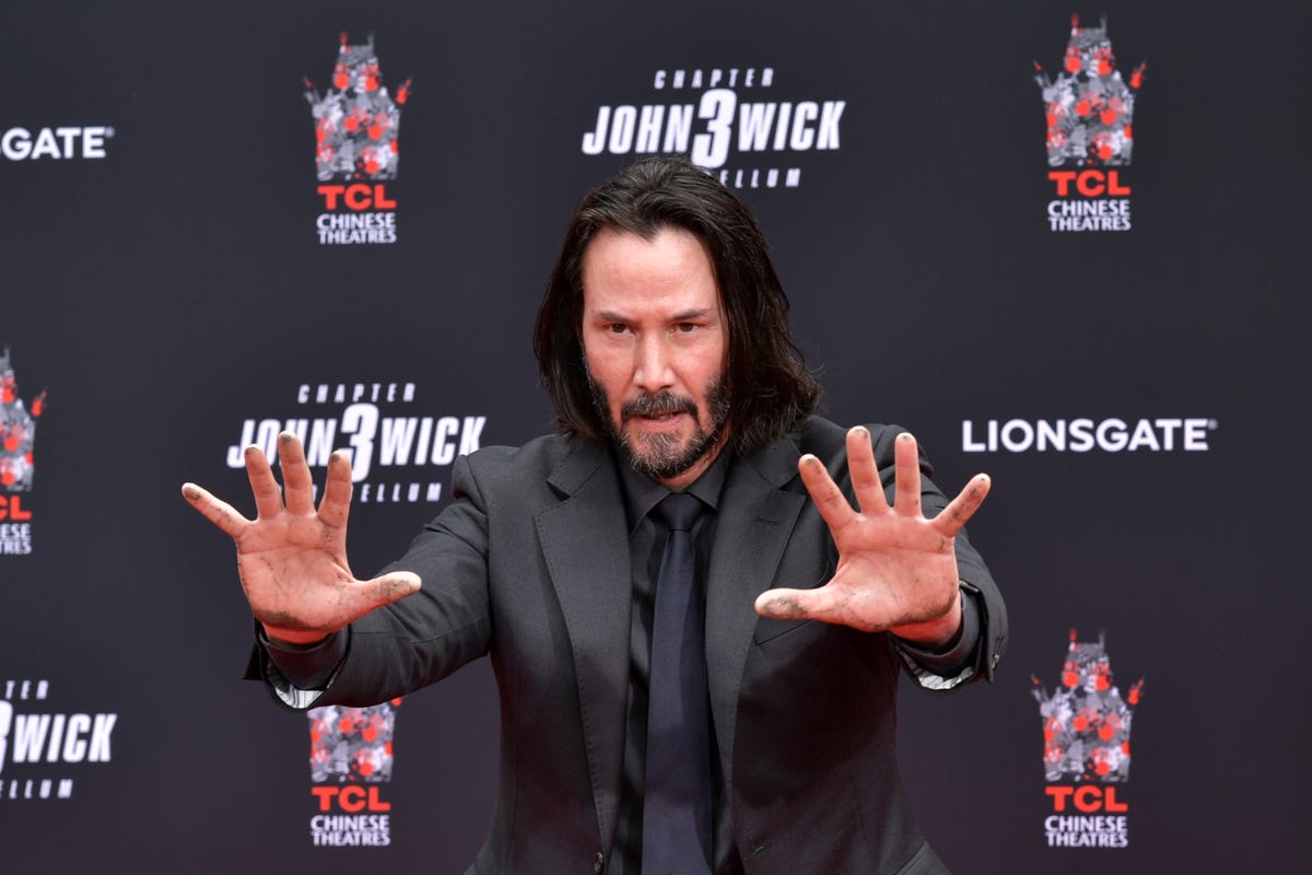 Behind John Wick Keanu Reeves Is Having A Keanu Ssance