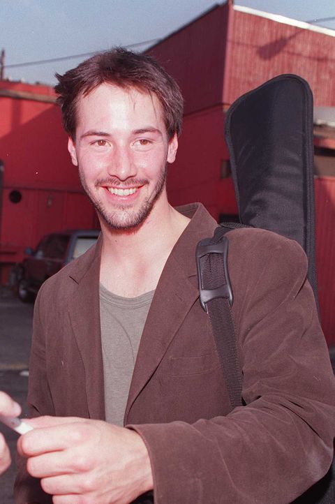 Keanu Reeves The Star Of New Smash Film Speed Signs Autographs After His Band Dogstar