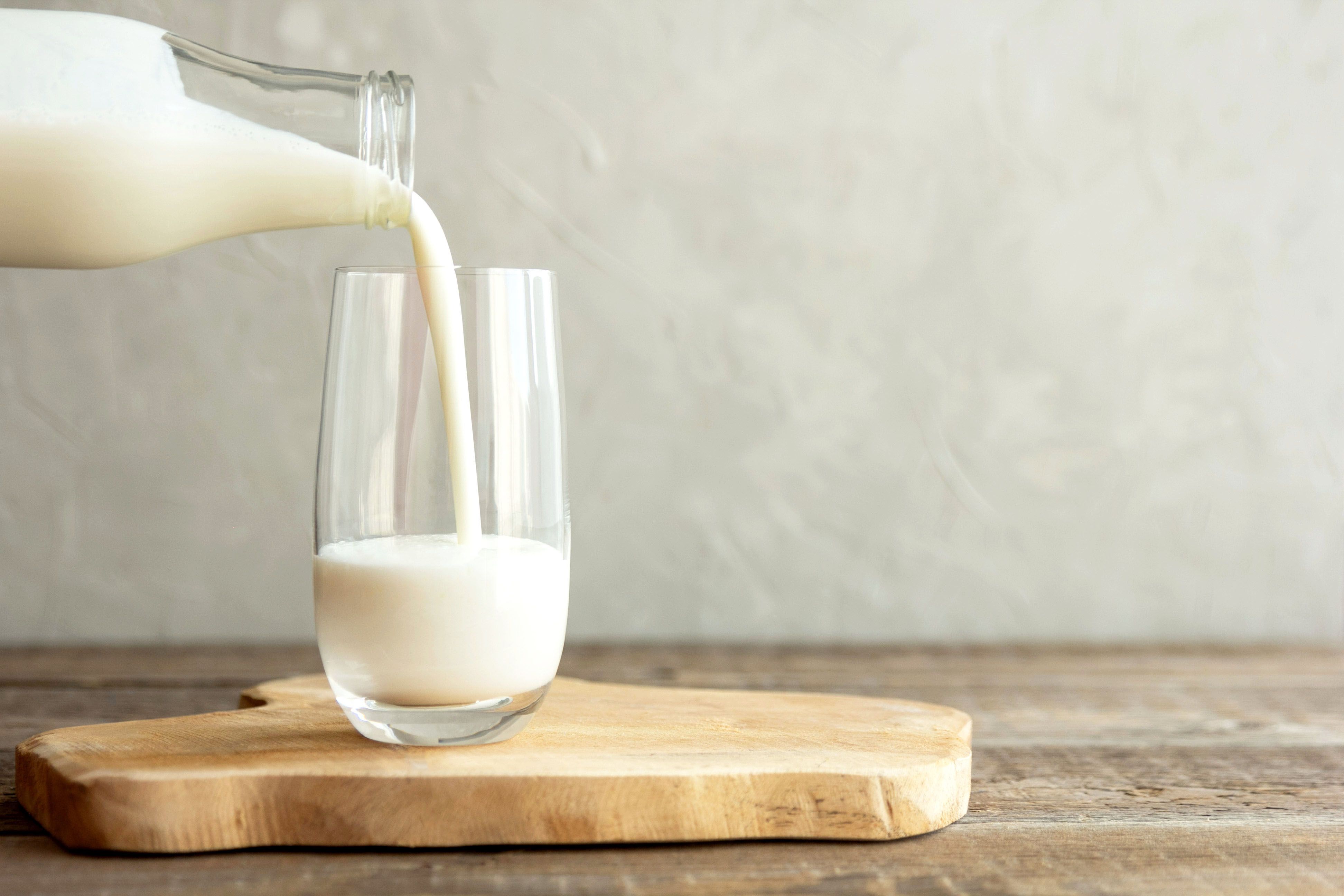 専門家が解説 牛乳がニキビの原因になる理由 ハーパーズ バザー Harper S Bazaar 公式