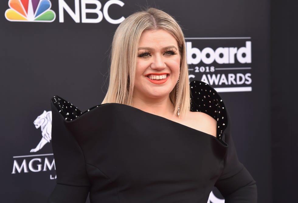 Kelly Clarkson Advocates for Gun Control at Billboard Music Awards