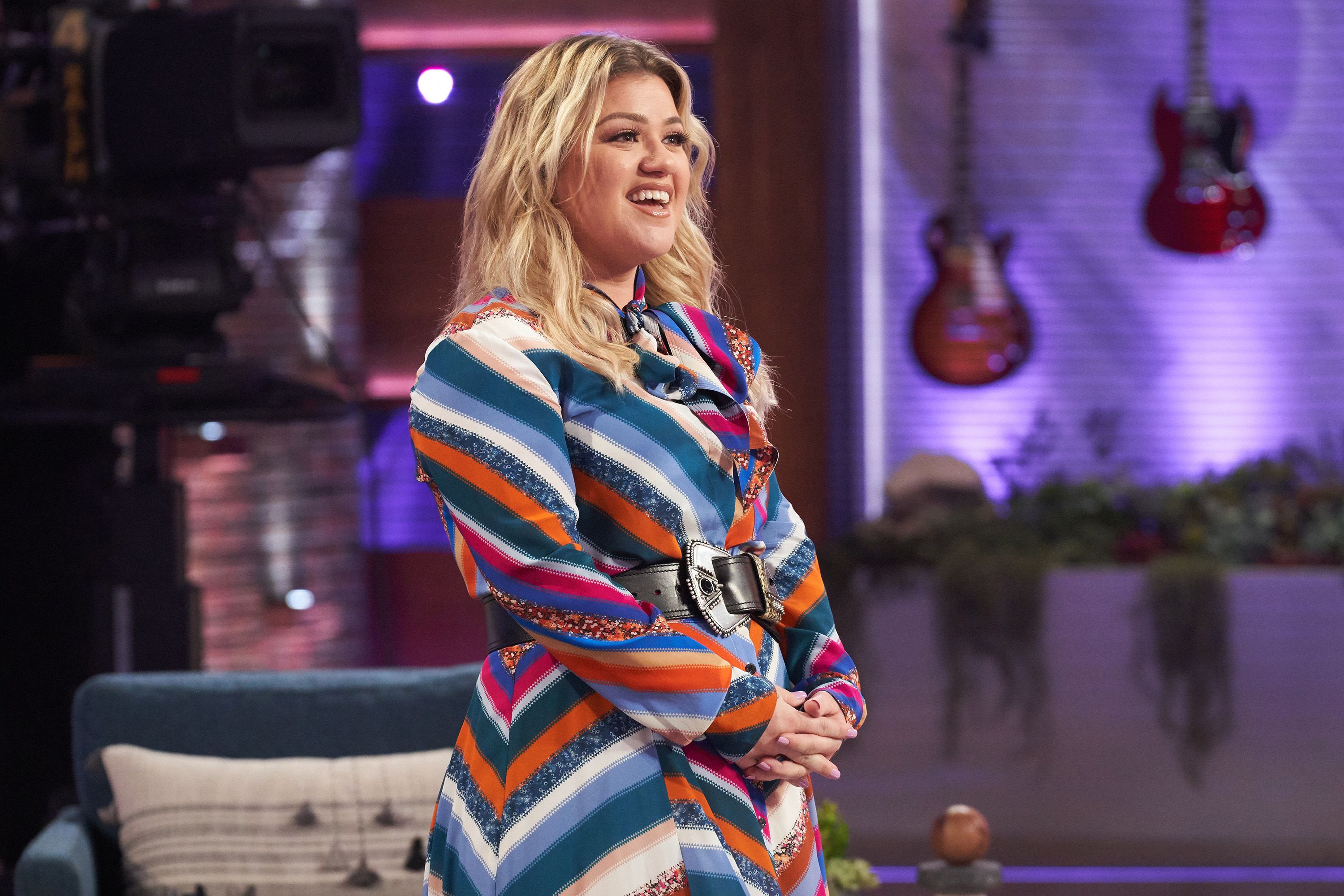 Motivul real Kelly Clarkson pierde din greutate - Televizor | Iunie 