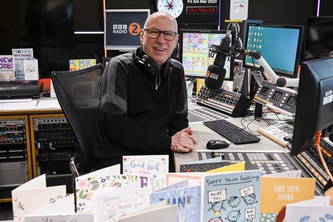 ken bruce en su último programa de bbc radio 2 el viernes 3 de marzo de 2023foto de james watkins