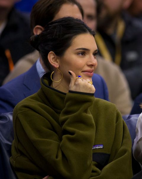 Kendall Jenner in Patagonia jacket in Philadelphia 