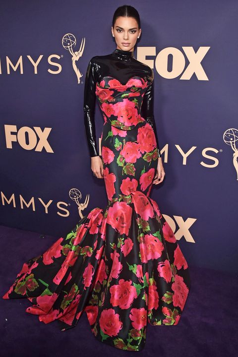 [Image: kendall-jenner-attends-the-71st-emmy-awa...size=480:*]