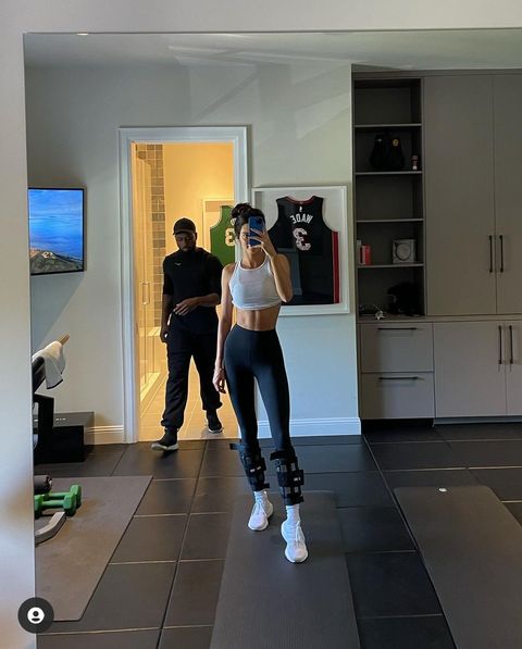 vestir Razón ex Kendall Jenner apuesta por unas zapatillas Adidas el gym
