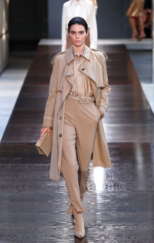 Kendall Jenner Walks Burberry At London Fashion Week Kendall Jenner Returns To The Runway