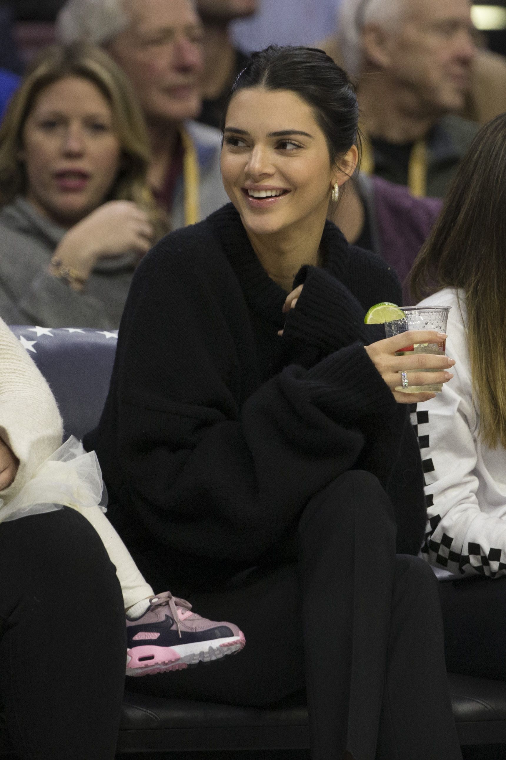 Kendall Jenner Hung Out With Ben Simmons Mom At A 76ers Game