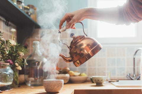 How to descale a kettle using natural products