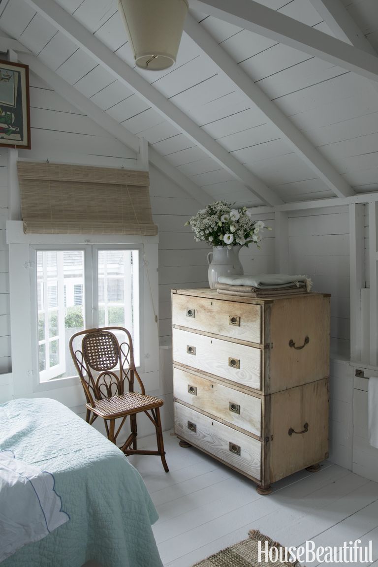 Sweet and simple cottage style bedroom in a Nantucket cottage. COME TOUR MORE Nantucket Style Chic & Summer Vibes! #nantucket #interiordesign #designinspiration #summerliving #coastalstyle