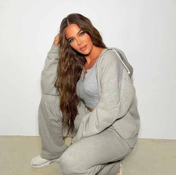 Khloé Kardashian Reveals Contractors Stole Her And Kris Mansions<script async src=