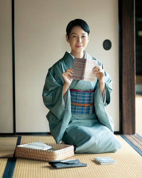 ご自身で織られた帯を初公開 樋口可南子さんの 着物と 私と 染織と ご自身で織られた帯を初公開 樋口可南子さんの 着物と 私と 染織と