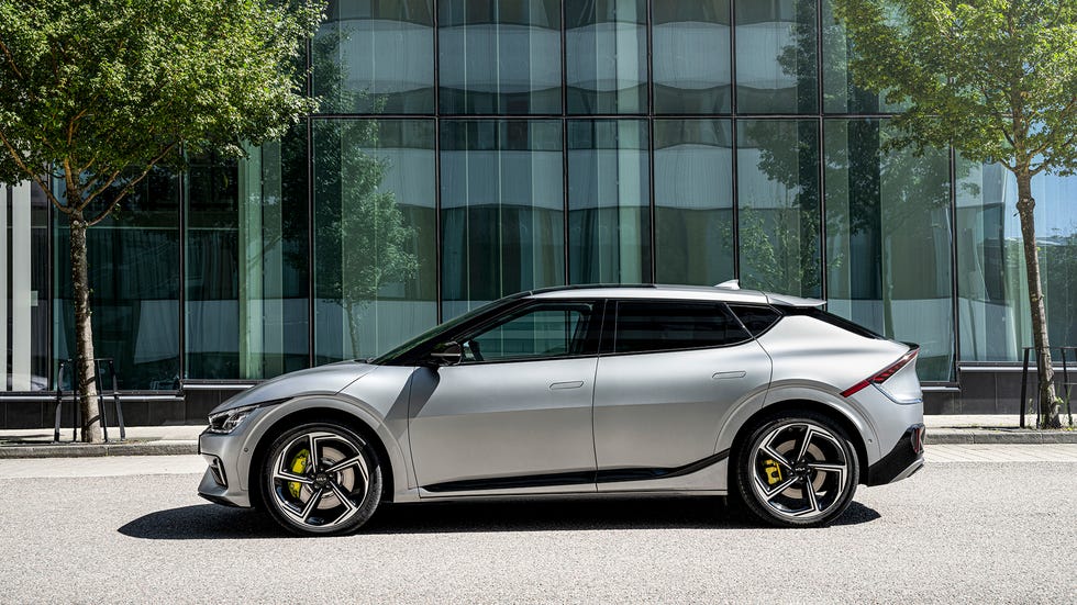 2022 Kia EV6 GT Is a Genuine Rival for High-Output EVs