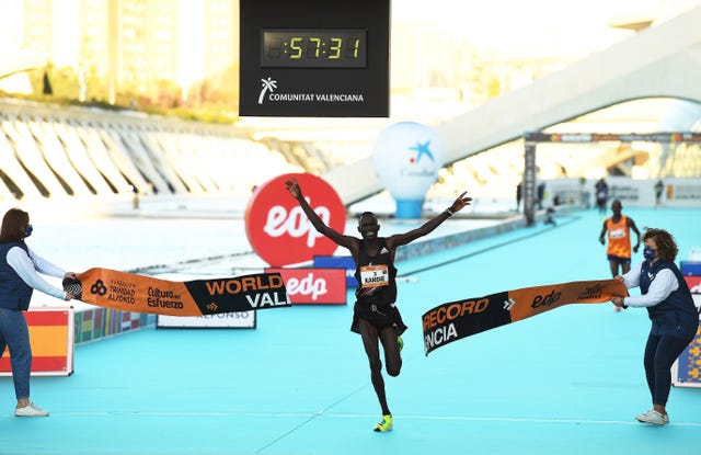 Valencia Marathon And Half Marathon Results Four Men Break Previous Half Marathon World Record