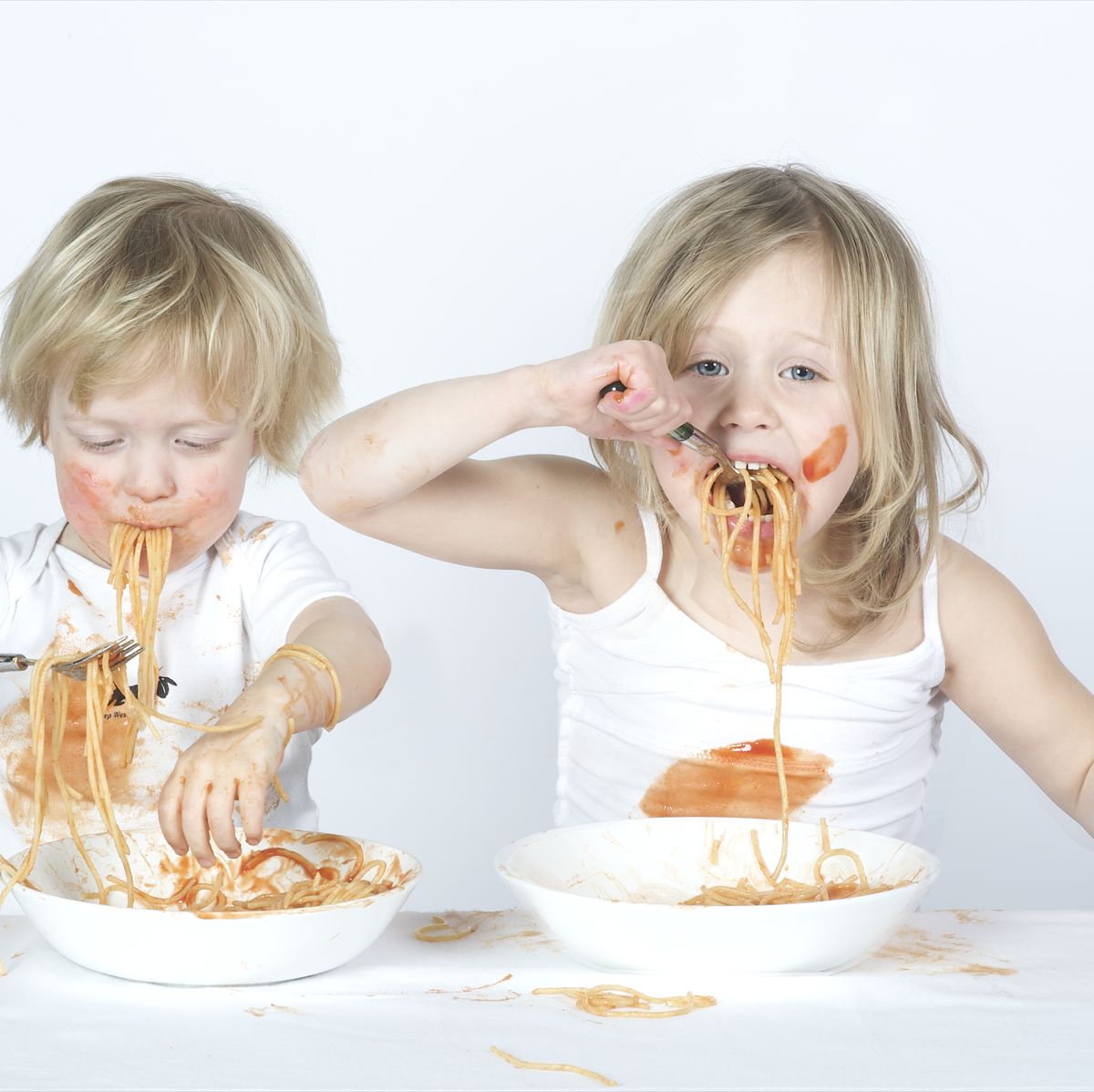 Empacho en niños: ¿qué hacer si mi hijo ha comido demasiado?