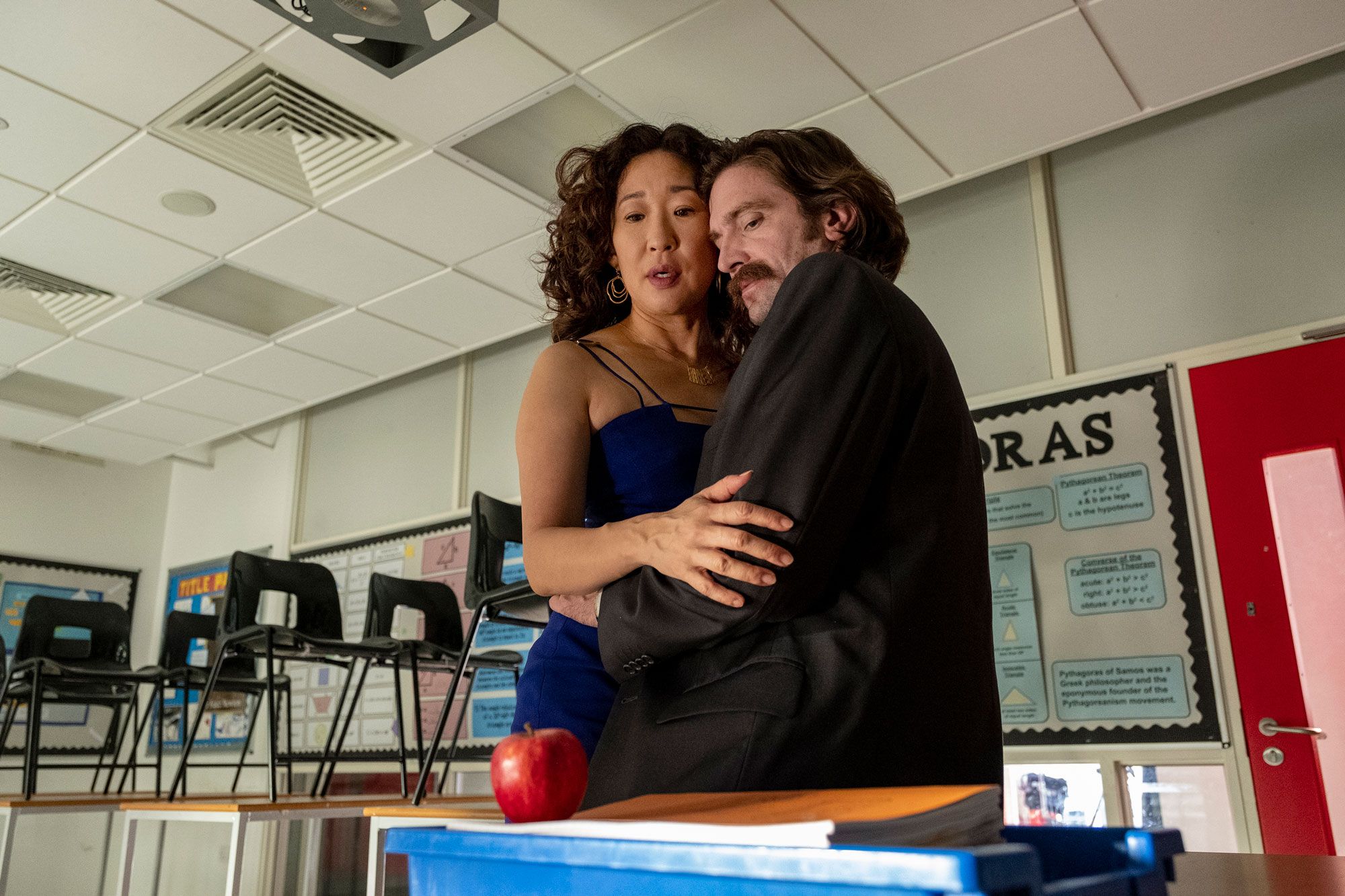 killing eve black and white dress