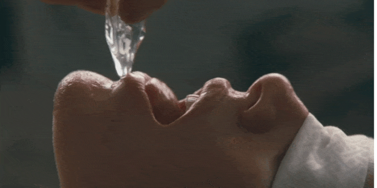 kim-basinger-nine-and-a-half-weeks-temperature-play-ice-cubes-1495453416.gif