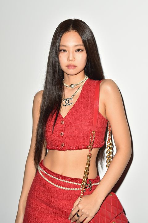 jennie at chanel's spring summer 2022 fashion show