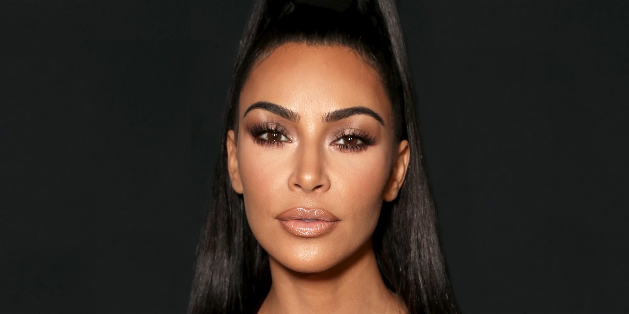 Watch Kim Kardashians Holiday Makeup Routine Kim Ks Vogue Makeup
