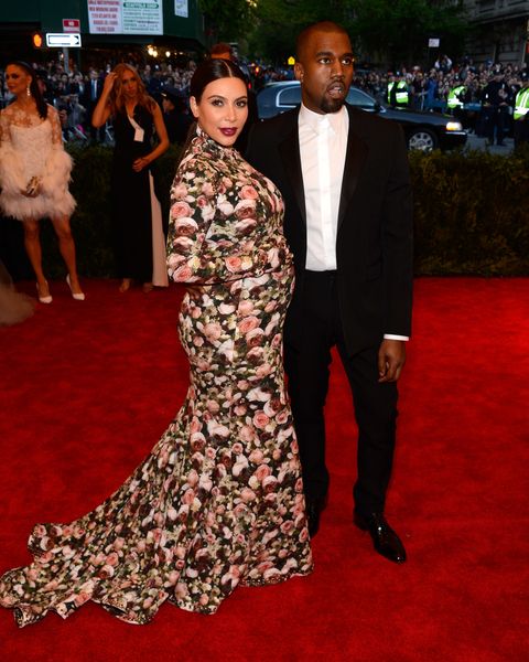 Kim Kardashian 2022 Met Gala İçin Dar Çıplak Elbise Giydi