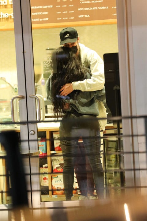 Kim Kardashian and Pete Davidson hugging kim kardashian and pete davidson hugging