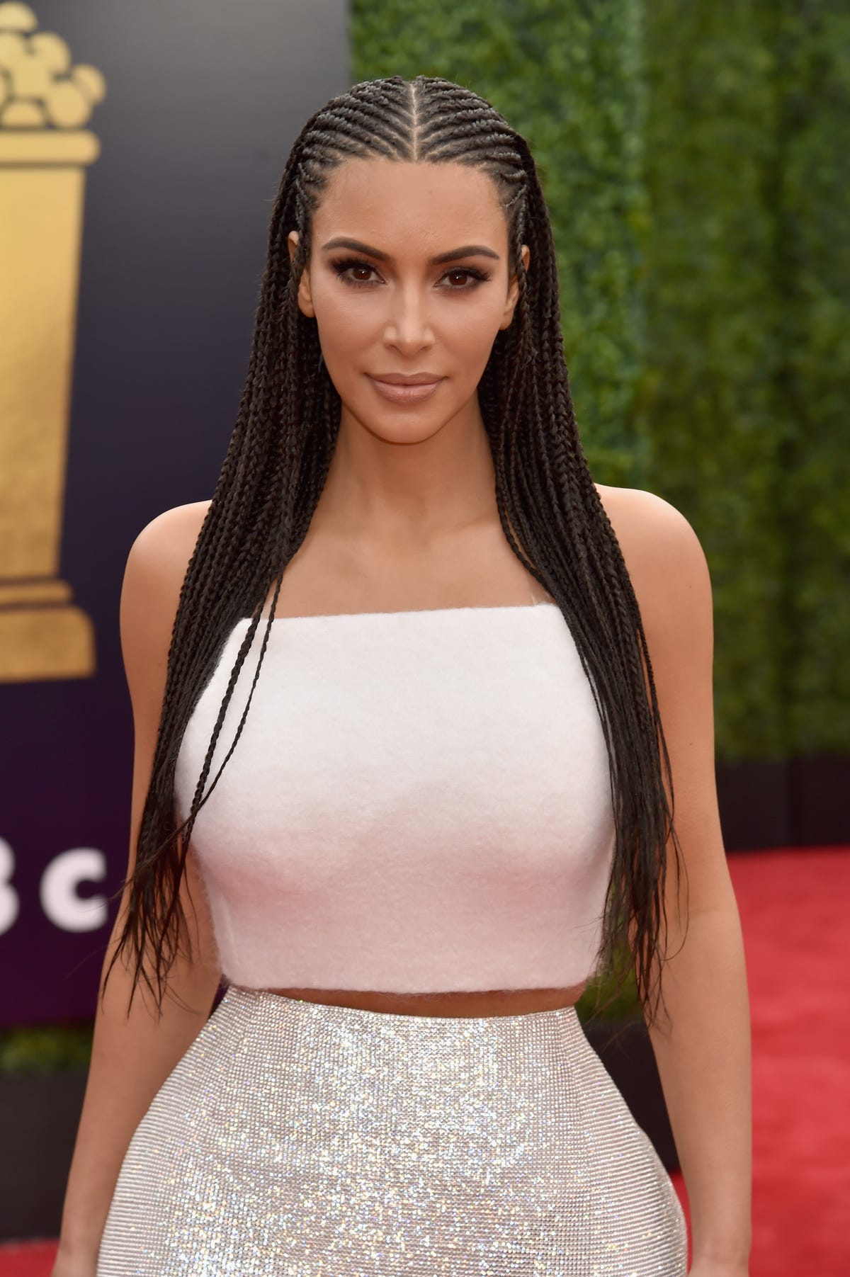 Kim Kardashian Shares a Throwback Photo of Crimped Hair to ...