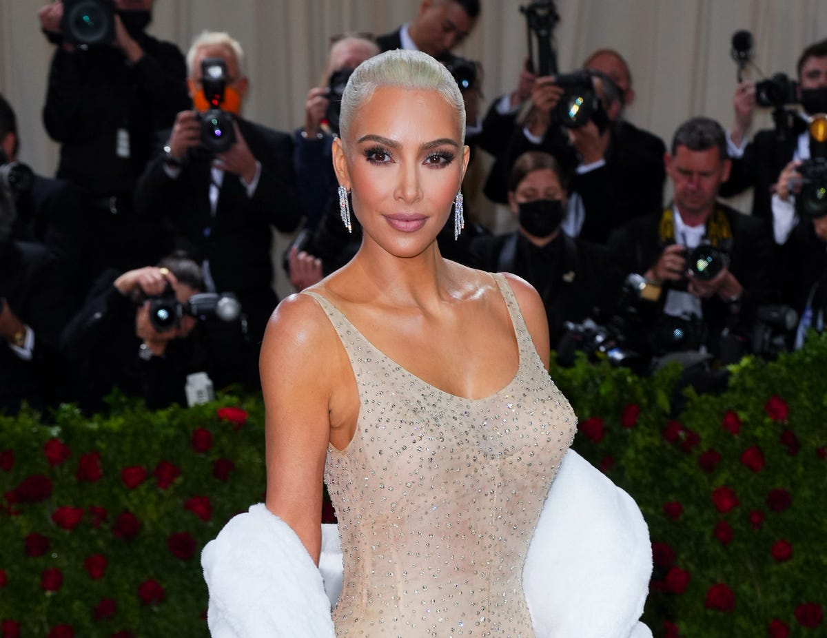 Kim Kardashian beschadigde Marilyn Monroe-jurk tijdens Met Gala