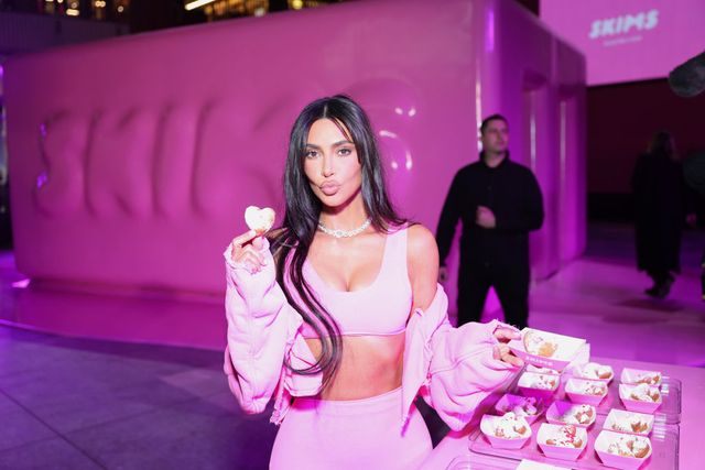 Kim Kardashian presenta su campaña más impactante de Skims