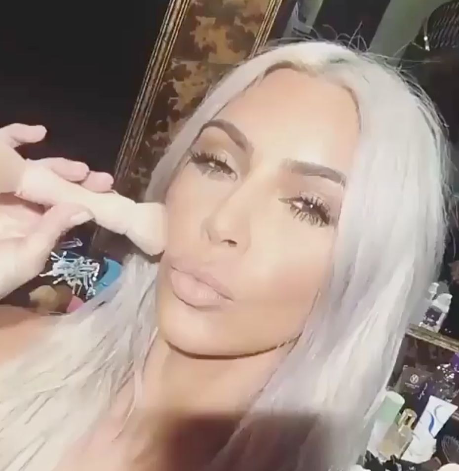 Kim Kardashians Latest Hair Look Is Bright Bold And Platinum Blonde