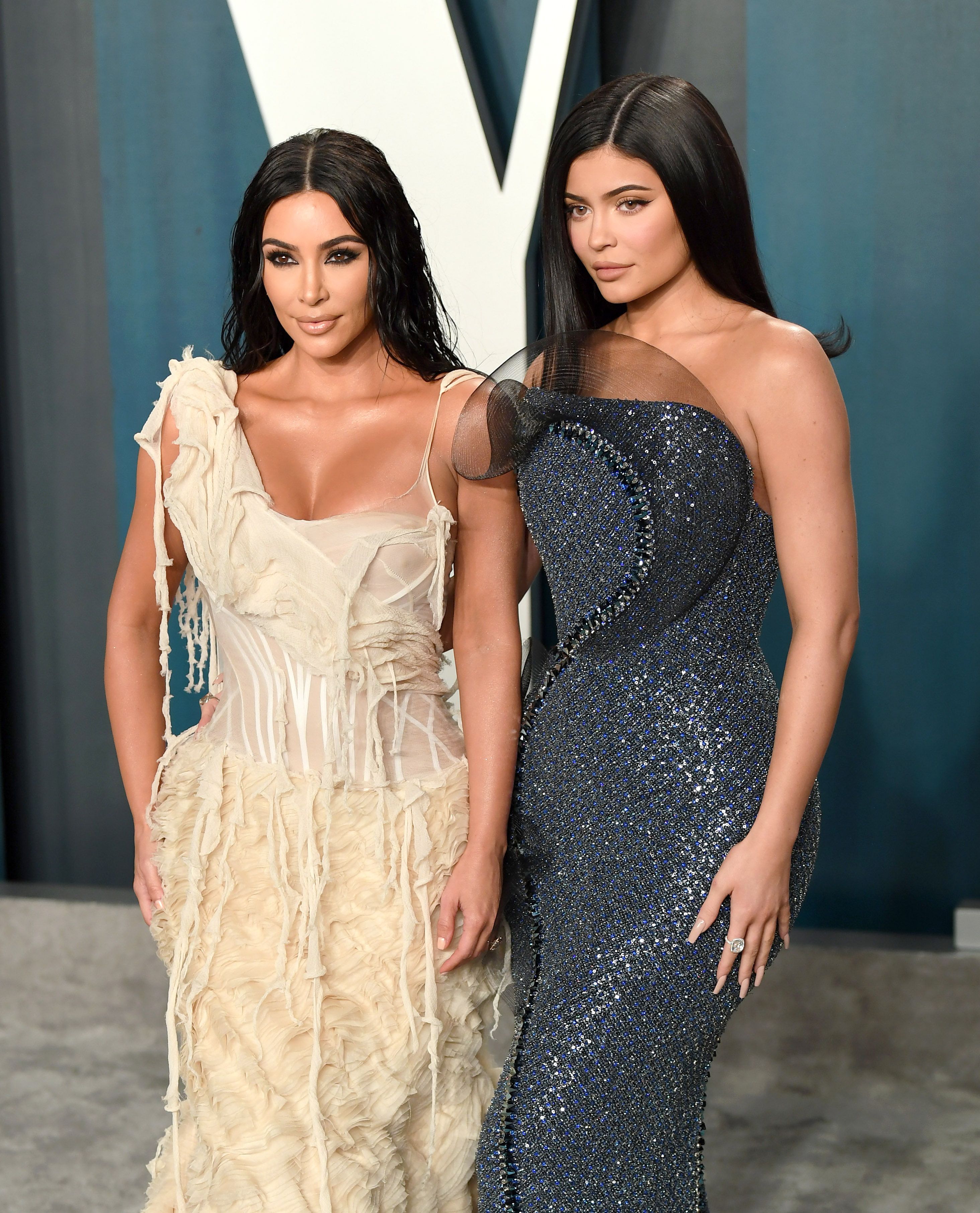 All About The Discussion Of Kim Kardashian And Kylie Jenner Celebrity Gossip News