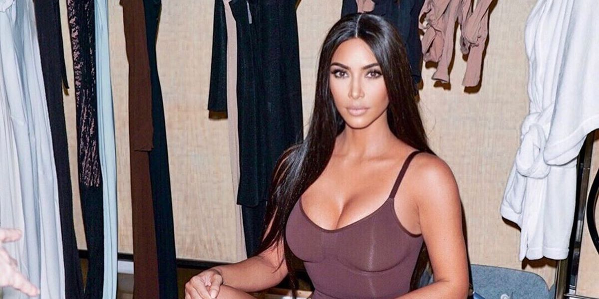 Motivar retorta Leve Kim Kardashian rectifica: su marca de lencería se llamará 'SKIMS'