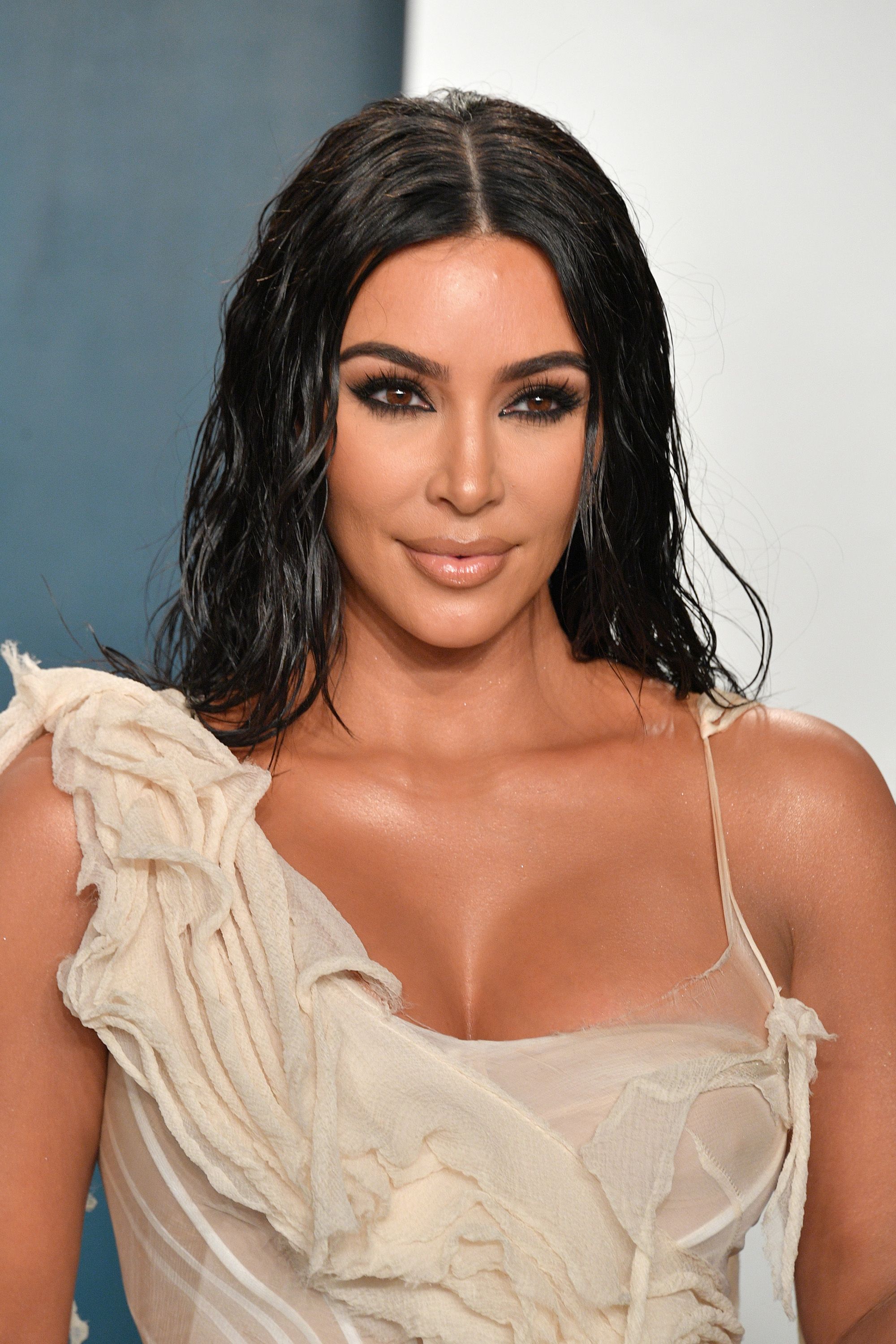 Kim Kardashian looks incredible with her new sun-kissed hair extensions