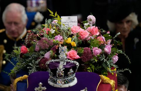 flores homenaje felipe de edimburgo en el funeral de isabel ii