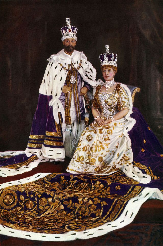 Regele George al V-lea Regina Maria