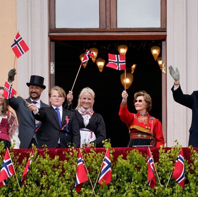 ノルウェーの憲法記念日 ロイヤルたちがパンデミック対応でお祝い