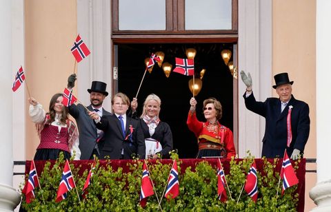 ノルウェーの憲法記念日 ロイヤルたちがパンデミック対応でお祝い