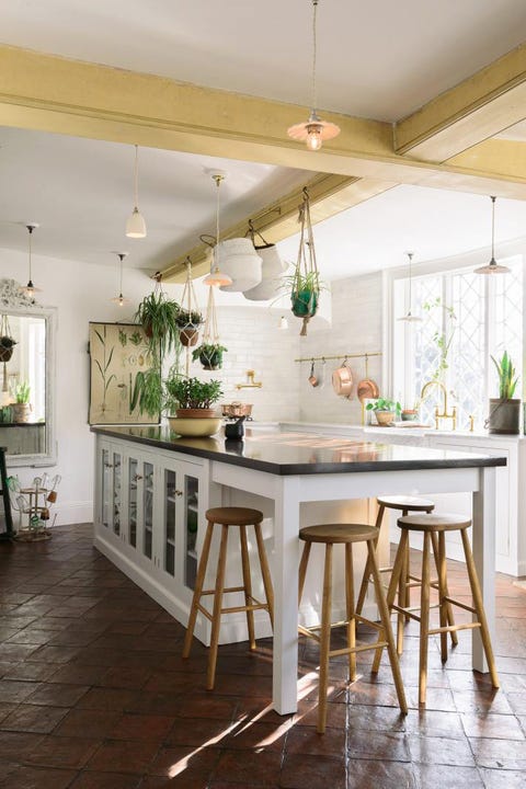 Floating Kitchen Islands For People Who Want To Make The Process