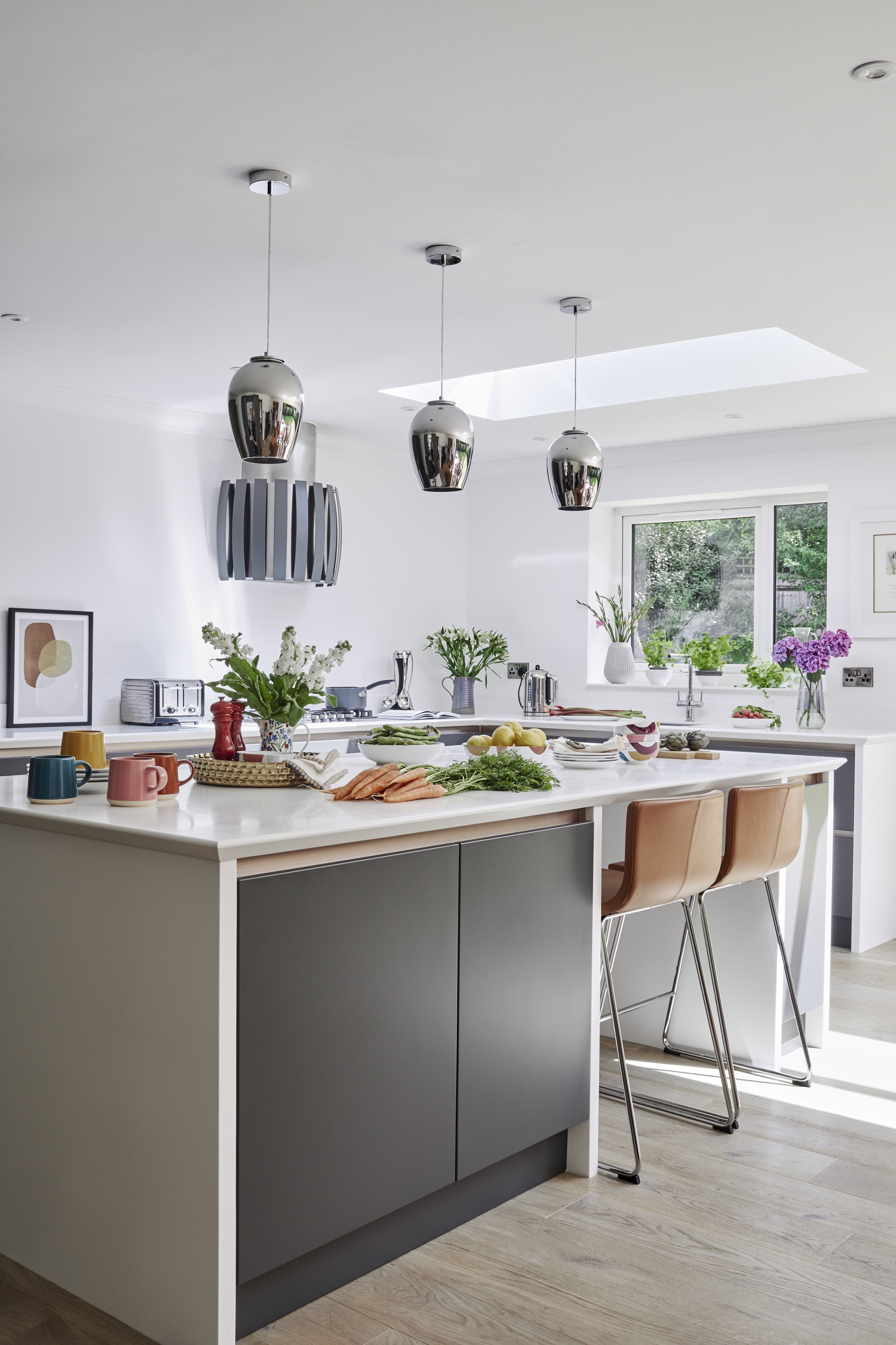 white gloss kitchen island with seating