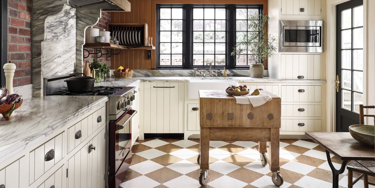 Best Kitchen Paint Color Schemes, What Color Countertops Go With Dark Oak Cabinets
