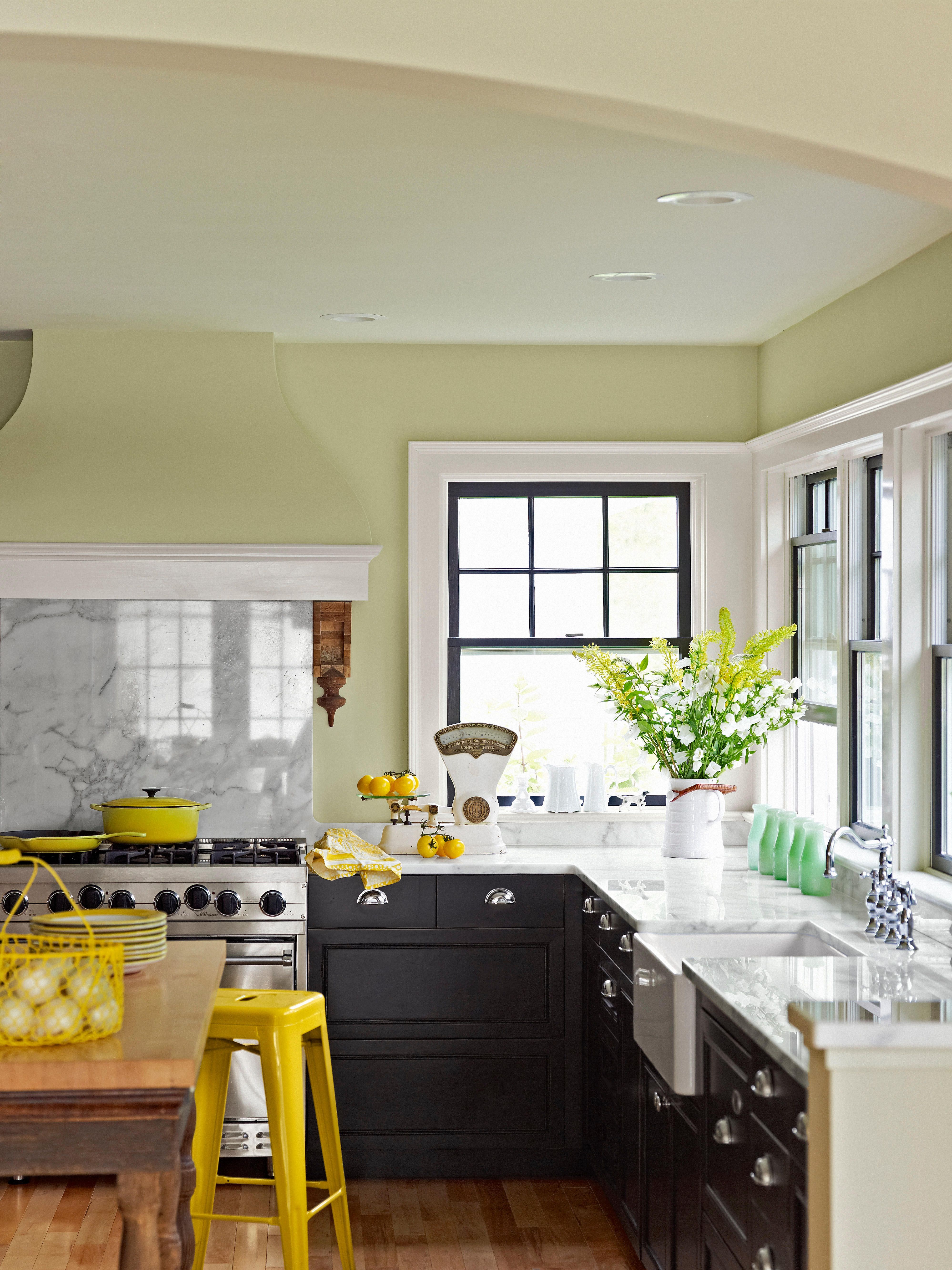 25 Best Kitchen Paint And Wall Colors, What Is A Nice Color For Kitchen