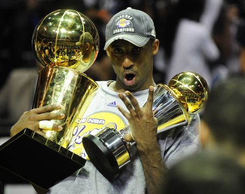 Kobe Bryant of the Los Angeles Lakers ce
