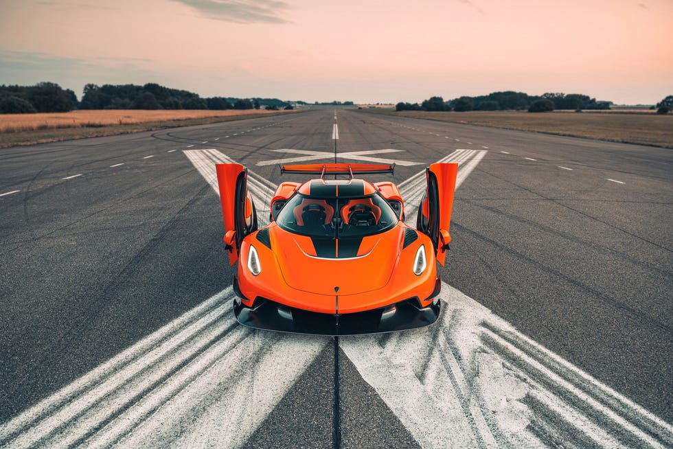 koenigsegg-jesko-2-1626446574.jpg