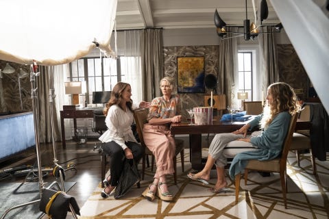 the cast of and just like that on set